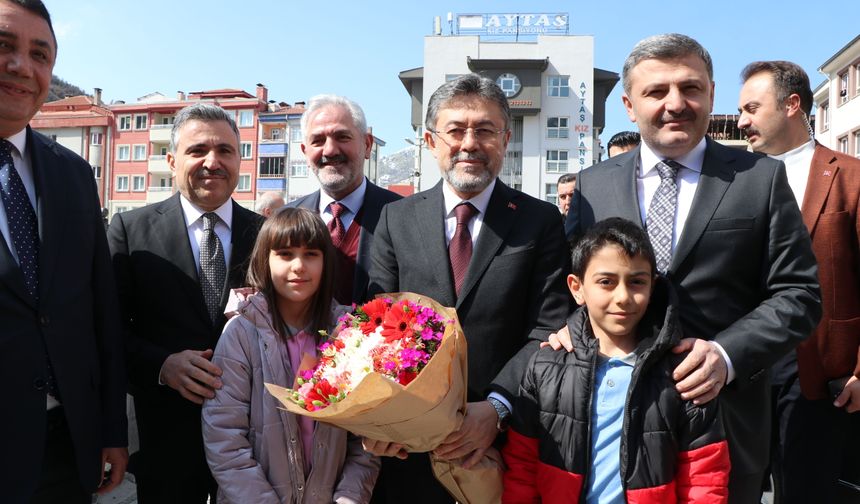 Tarım ve Orman Bakanı İbrahim Yumaklı, Gümüşhane'de ziyaretlerde bulundu