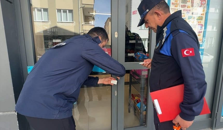 Çorum'da ikinci kez son kullanma tarihi geçmiş ürün satan market mühürlendi