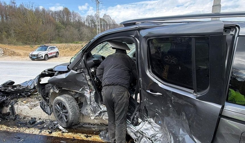 FECİ KAZADA HAYATINI KAYBETTİ!