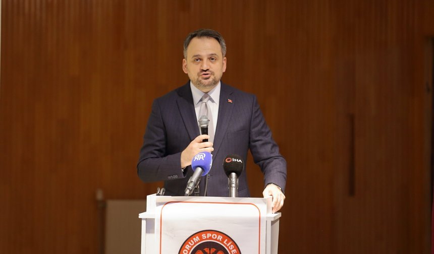 Gençlik ve Spor Bakan Yardımcısı Eminoğlu, Çorum'da öğrencilerle buluştu