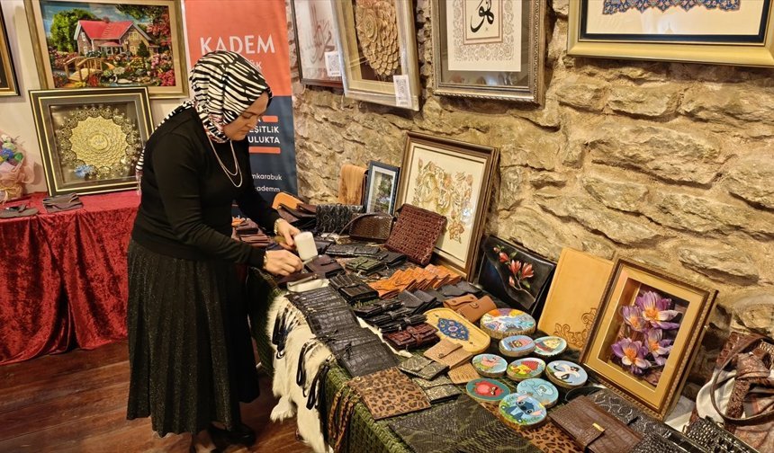 Karabük'te KADEM gönüllüsü kadınlar el emeği ürünlerini sergiledi