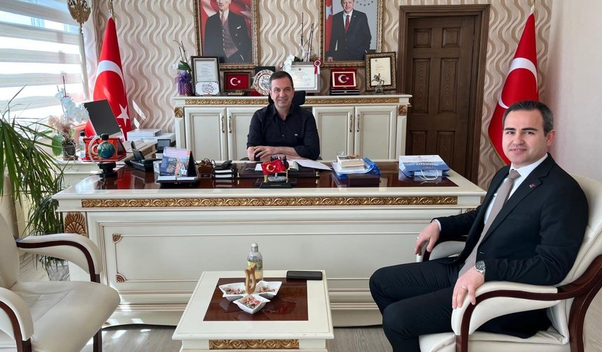 Suluova Vergi Dairesi Müdürü Şekercan'dan Kaymakam Gürçam'a ziyaret