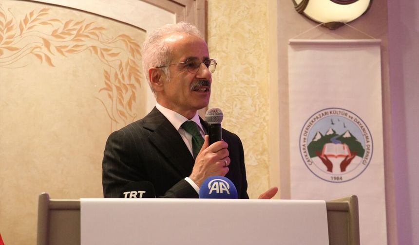 Bakan Uraloğlu, Trabzon'da eğitime destek gecesinde konuştu: