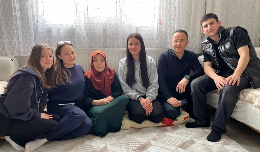 Bursa Yıldırımlı marifetli gençler büyüklerle buluşuyor