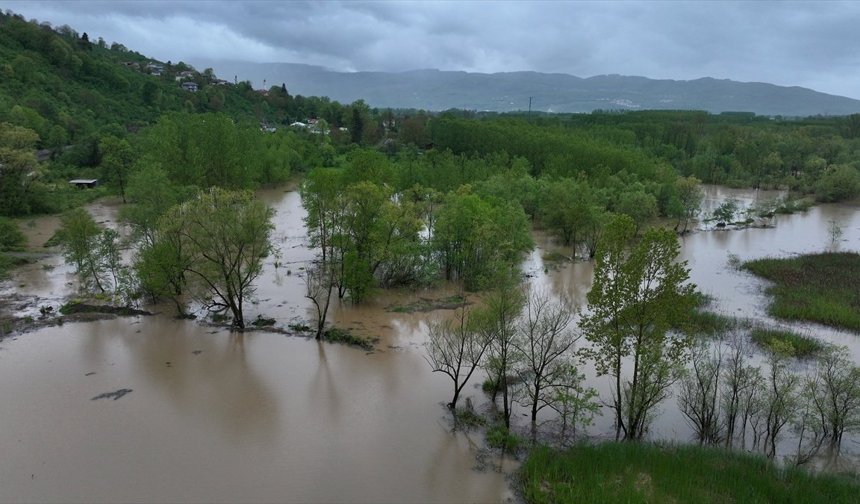 Efteni Gölü Kuş Cenneti Tabiat Parkı, heyelan riski nedeniyle ziyarete kapatıldı
