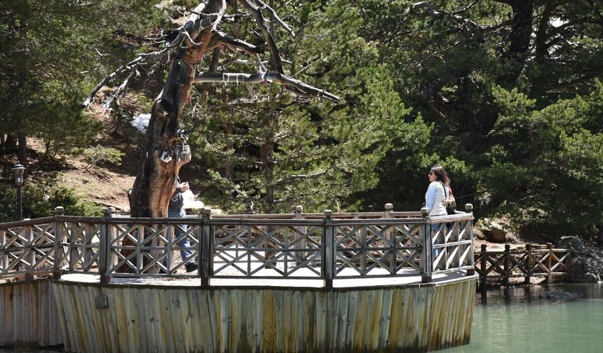 Gümüşhane'deki Limni Gölü'nde turizm sezonu başladı