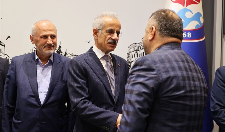 Ulaştırma ve Altyapı Bakanı Uraloğlu, Trabzon'da bayramlaşma töreninde konuştu: