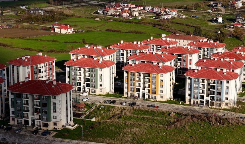Bakan Kurum, Sinop'ta sosyal konutla ev sahibi olan vatandaşların görüntülerini paylaştı