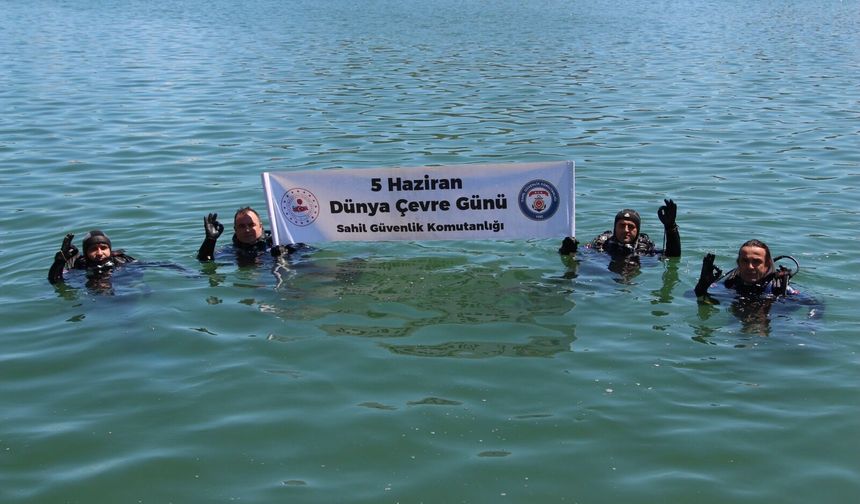 Giresun'da dalgıçlar denizde dip temizliği yaptı