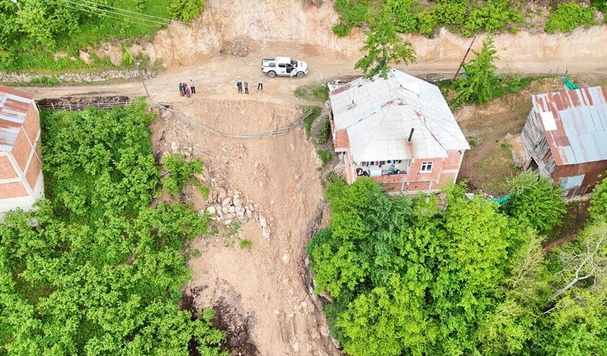 Giresun'da heyelan nedeniyle 21 ev tedbir amacıyla boşaltıldı