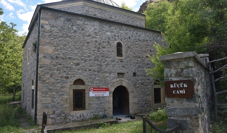 Gümüşhane'de tarihi cami 112 yıl sonra ibadete açıldı