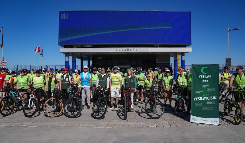 İzmir'de Yeşilay'ın organizasyonunda sağlıklı yaşam için pedal çevrildi