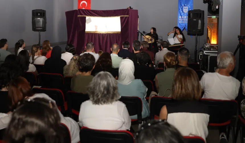 Karagöz sanatı Bursalı gençlerin yorumuyla geleceğe taşındı