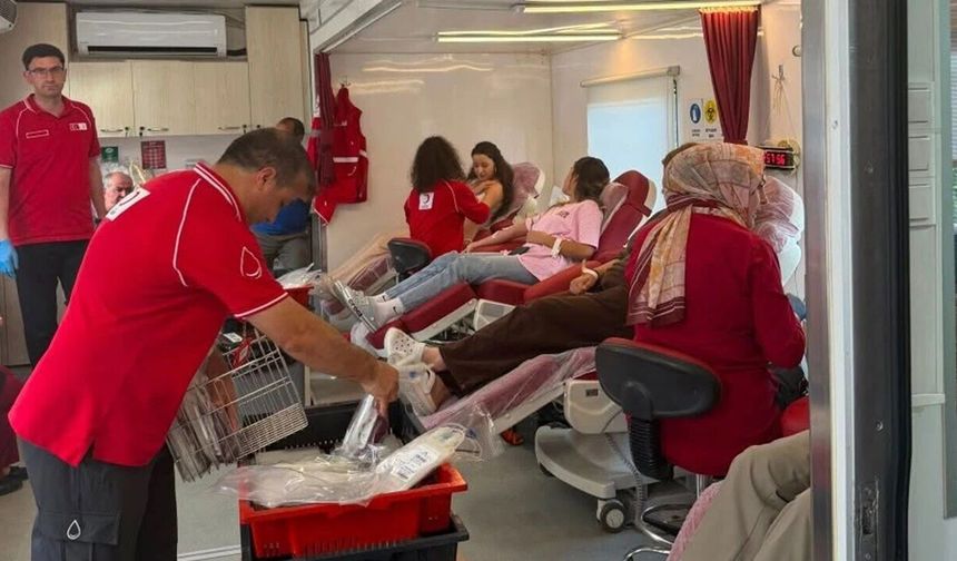 Kargı'da öğrencilerin desteğiyle düzenlenen kampanyada 66 ünite kan bağışı alındı