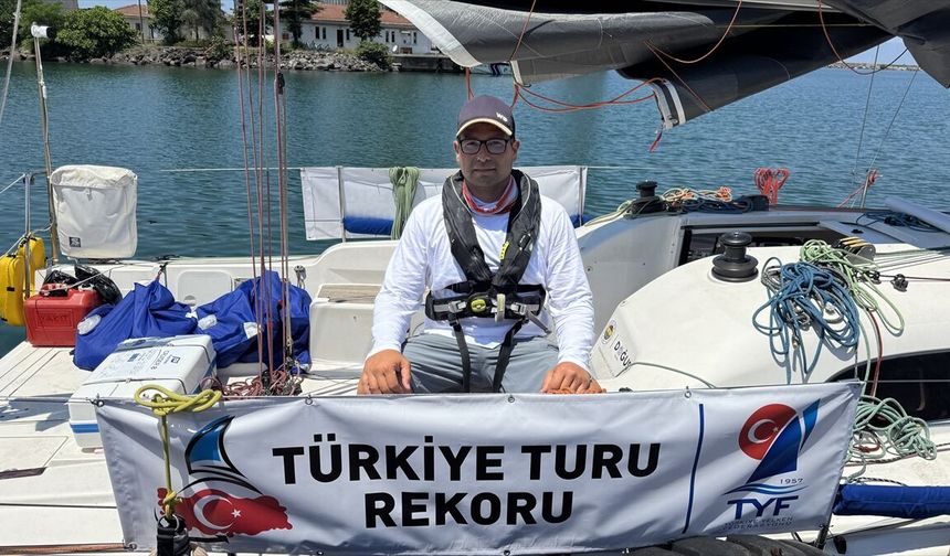 Milli yelkenci Doğukan Kandemir, rekor denemesi için Artvin'den denize açıldı