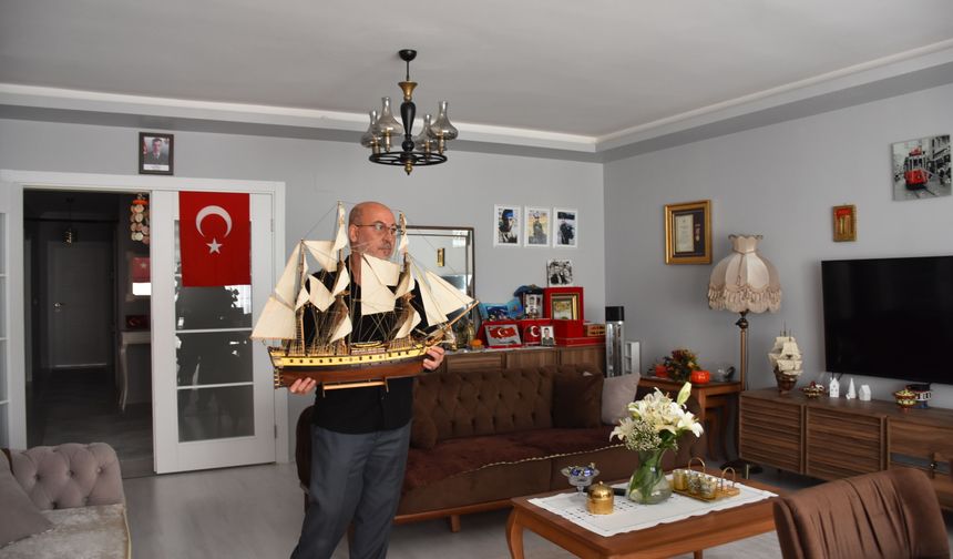 Şehit babası acısını gemi maketi yaparak dindirmeye çalışıyor