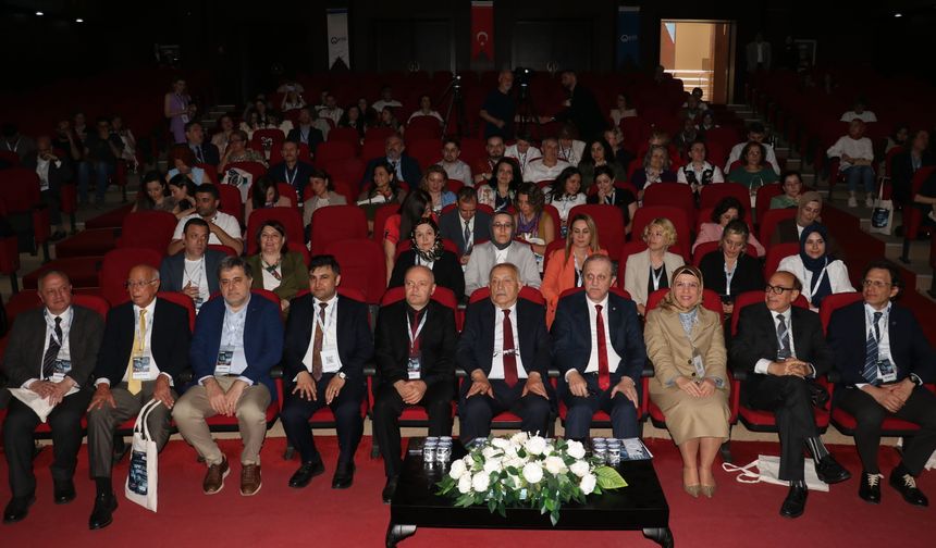 Trabzon'da 'Sağlık Profesyonellerinin Eğitiminde Yapay Zeka ve Simülasyon Kongresi' başladı