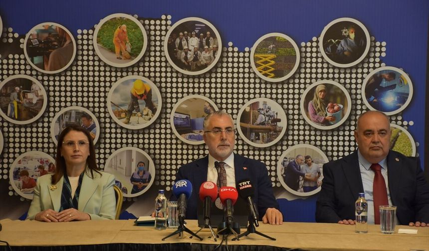 Bakan Işıkhan, Bartın'da 'Türkiye Yüzyılı'nda Çalışma Hayatı Buluşmaları' programında konuştu: