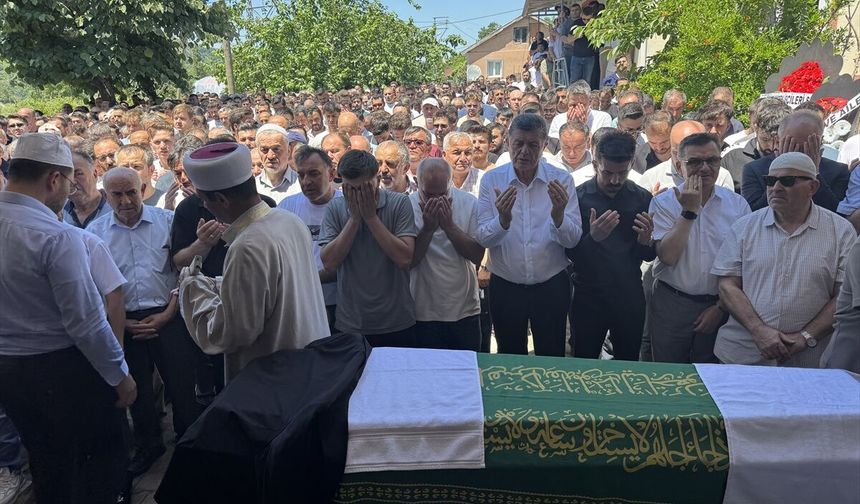 Bartın'da maden ocağındaki göçükte ölen işçinin cenazesi defnedildi