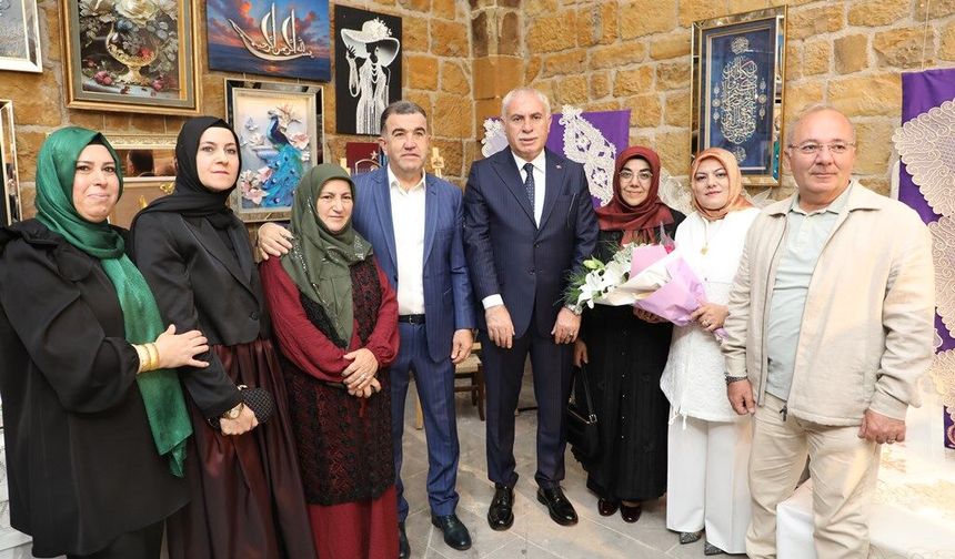 Bayburt'ta 'Gelenekten Geleceğe Uzanan El Emeği' sergisi açıldı
