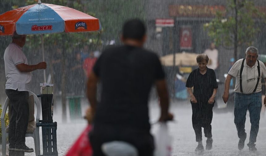 Düzce ve Sakarya'da sağanak etkili oldu