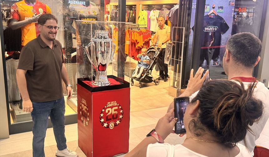 Galatasaray'ın şampiyonluk kupası Düzce'de taraftarlarla buluştu