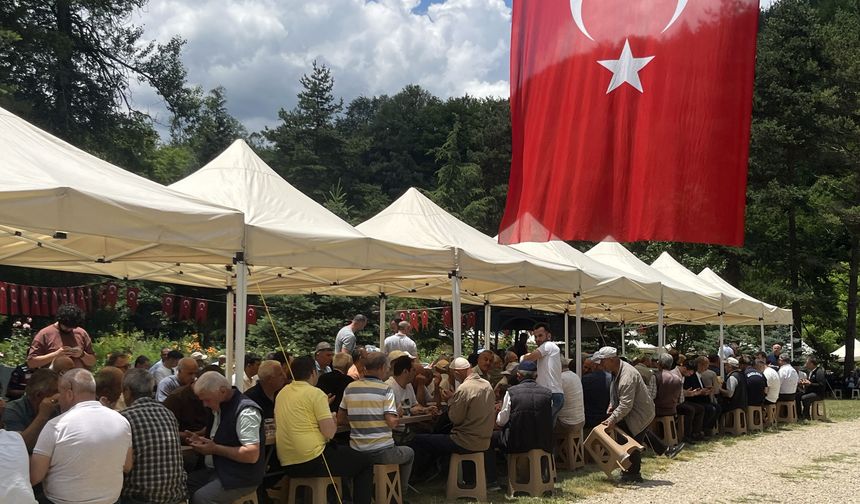 Kaynaşlı'da '20. Bıçkıyanı Köyü Cuma Cami Mevlidi' yapıldı