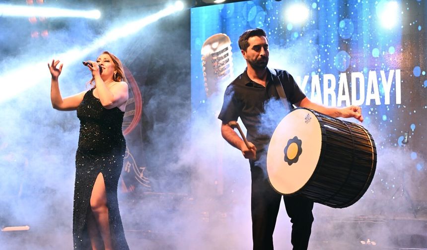 EREĞLİ'NİN DİVASI DA YALNIZ BIRAKMADI