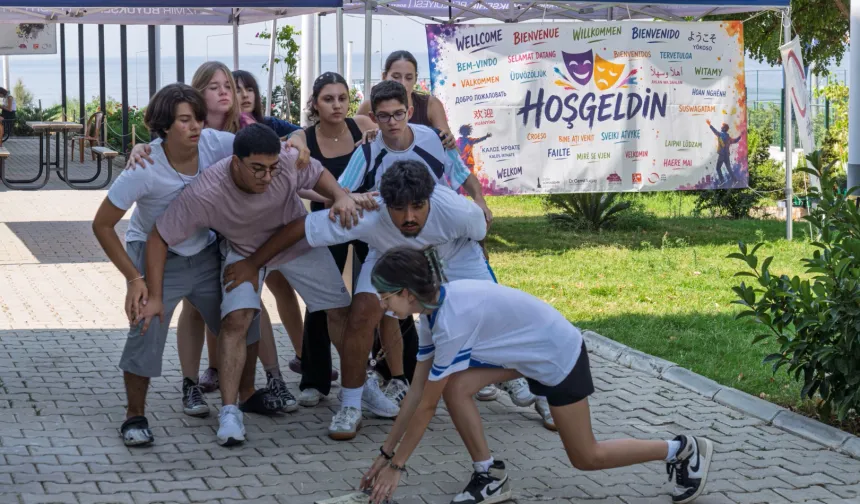 İzmir'de gençler ortak hikâyeler yazıyor