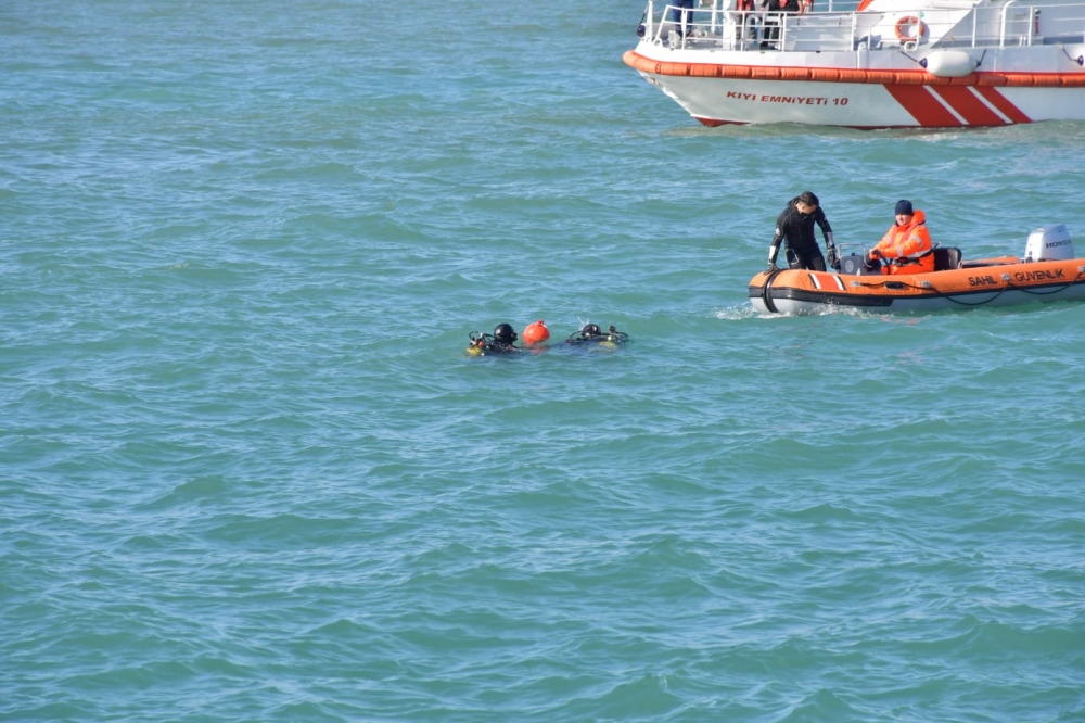 Zonguldak'ta fırtınada batan geminin yerinin tespitinde görev alan eğitmen çalışmaları anlattı