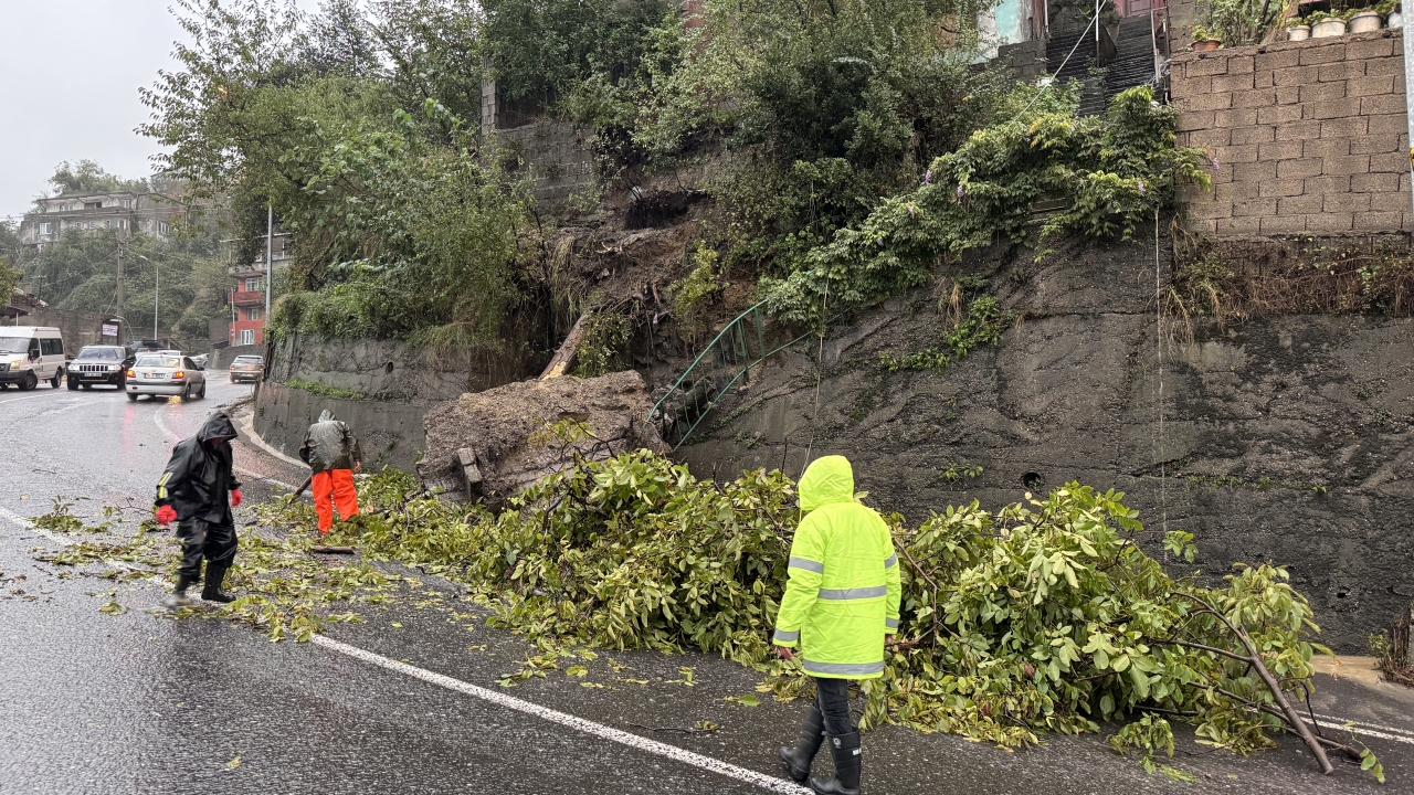 Zonguldak'ta Kuvvetli Yağış Hayatı Olumsuz Etkiliyor