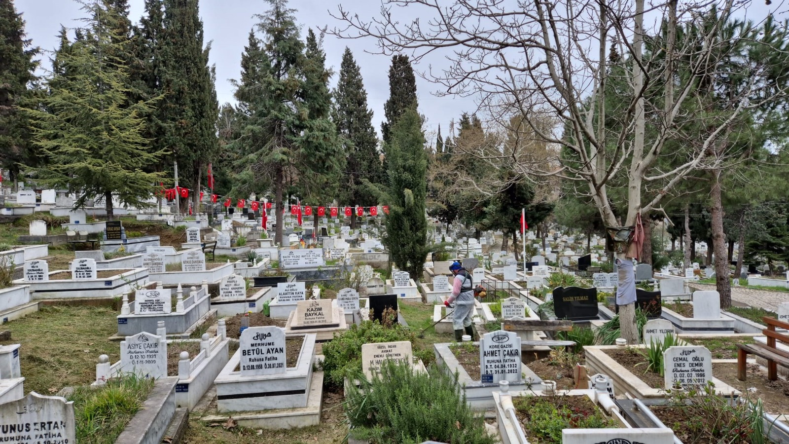 Mezarlık Temizliği (3)