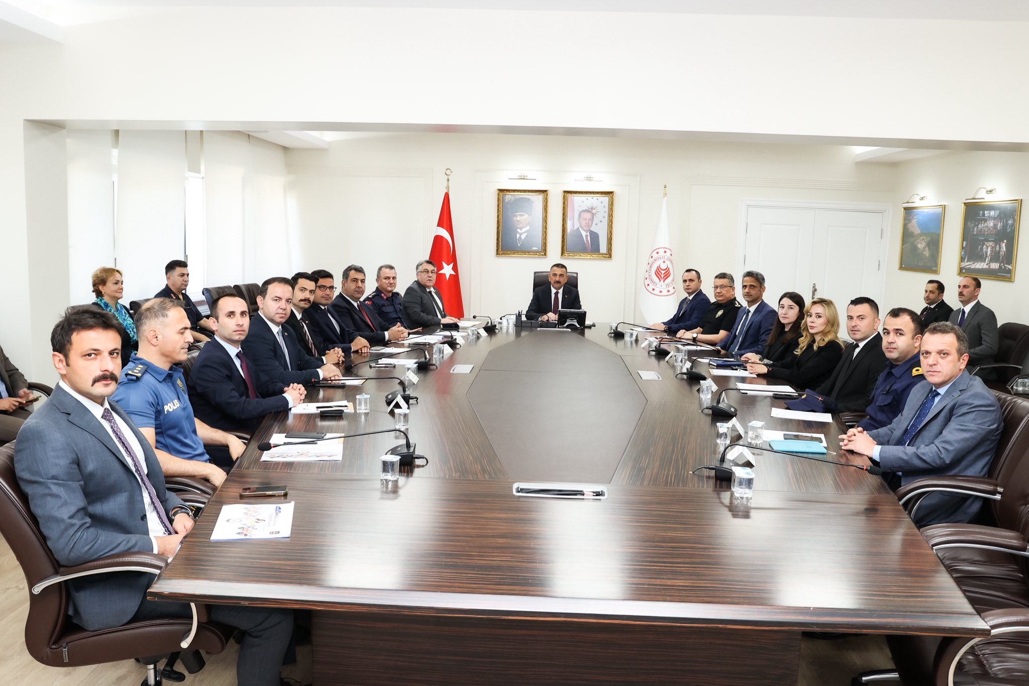 V A L İ L İ K-1