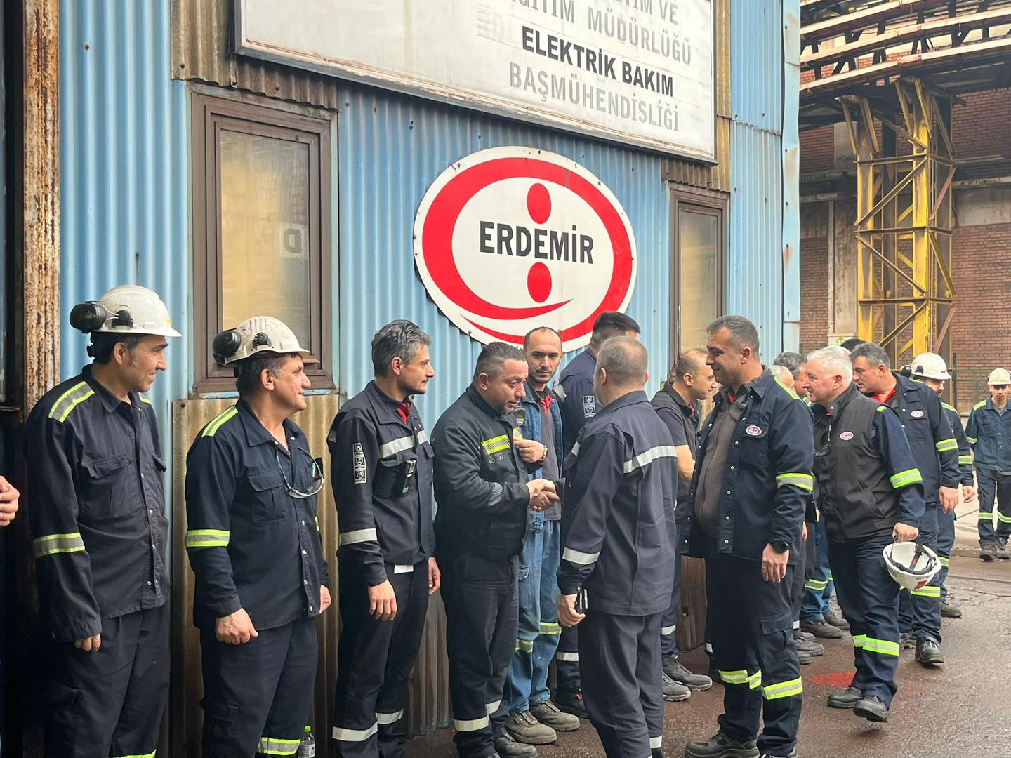 577831298 852484663791231 6022776676646397035 N