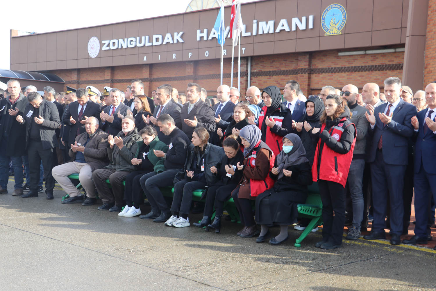 A A 20251114 39704481 39704478 S E H I T L E R I M I Z I U G U R L U Y O R U Z