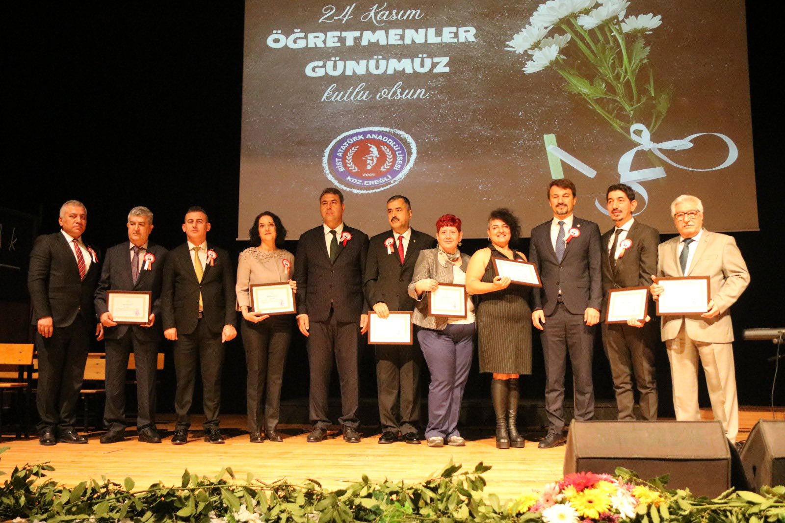 Ö Ğ R E T M E N L E R G Ü N Ü2