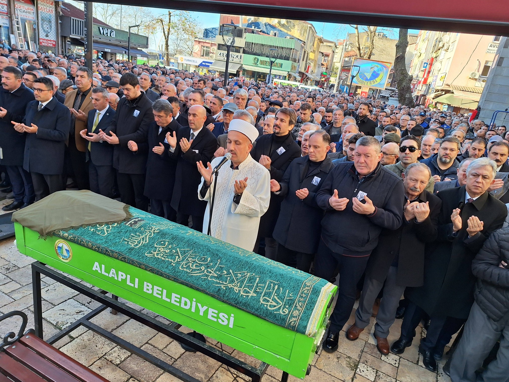 599957836 1384176600163823 3379519633977891542 N