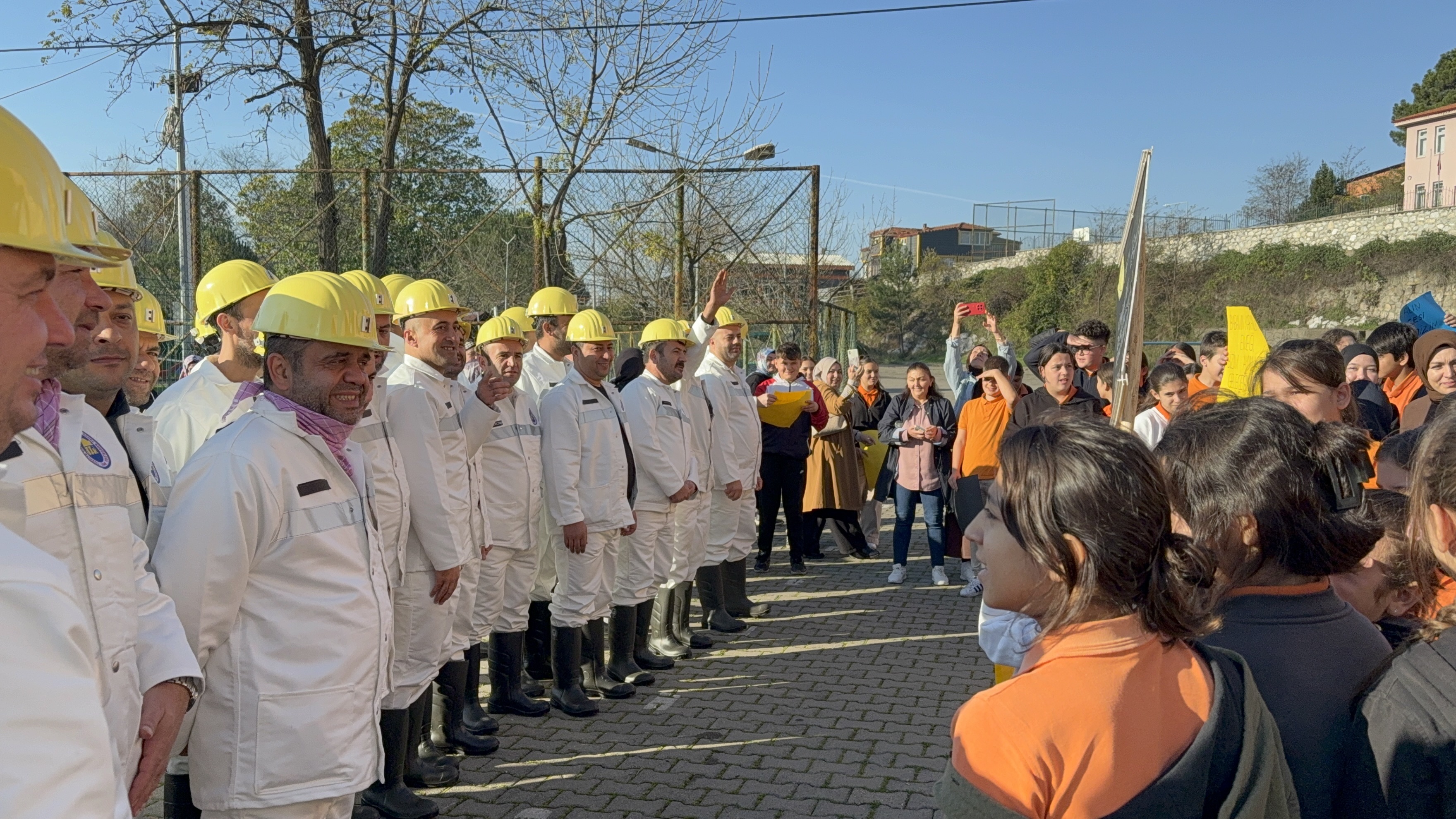 A A 20251204 39888387 39888383 M A D E N C I L E R G U N U N D E I S C I L E R C O C U K L A R I N I N O K U L U N D A A L K I S L A R L A K A R S I L A N D I