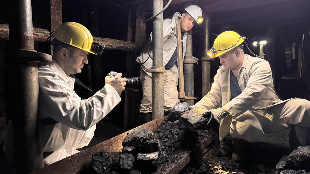 A A 20251215 39983454 39983445 M A D E N C I L E R I N K A R A E L M A S M E S A I S I F O T O G R A F K A R E L E R I N D E O L U M S U Z L E S I Y O R