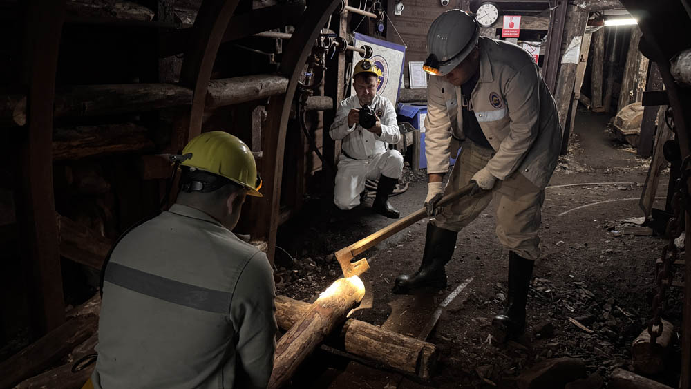 A A 20251215 39983454 39983448 M A D E N C I L E R I N K A R A E L M A S M E S A I S I F O T O G R A F K A R E L E R I N D E O L U M S U Z L E S I Y O R