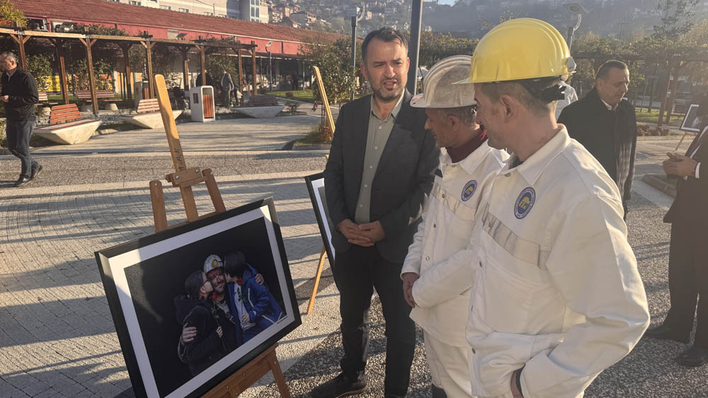 A A 20251215 39983454 39983450 M A D E N C I L E R I N K A R A E L M A S M E S A I S I F O T O G R A F K A R E L E R I N D E O L U M S U Z L E S I Y O R