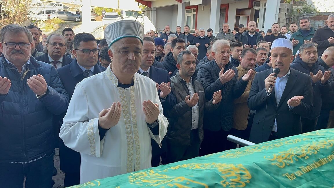 Whatsapp Image 2025 12 19 At 15.37.55 (1)