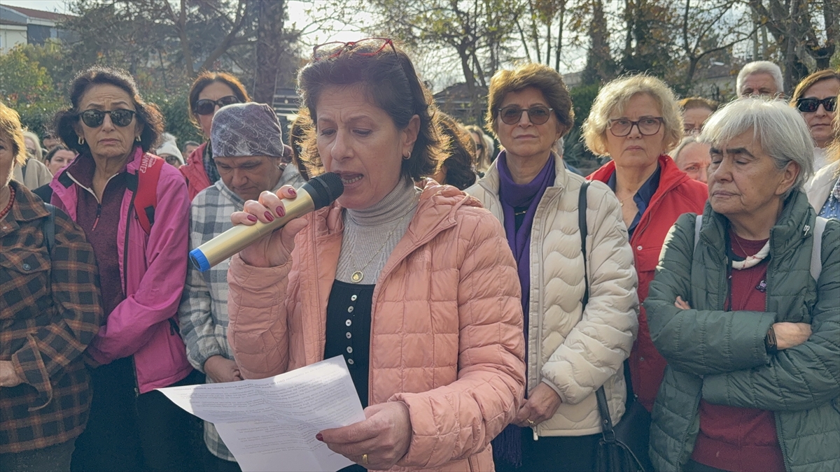 Zonguldak'ta 'Kadın Cinayetleri' Ve 'Çocuk Istismarı' Sessiz Yürüyüşle Protesto Edildi