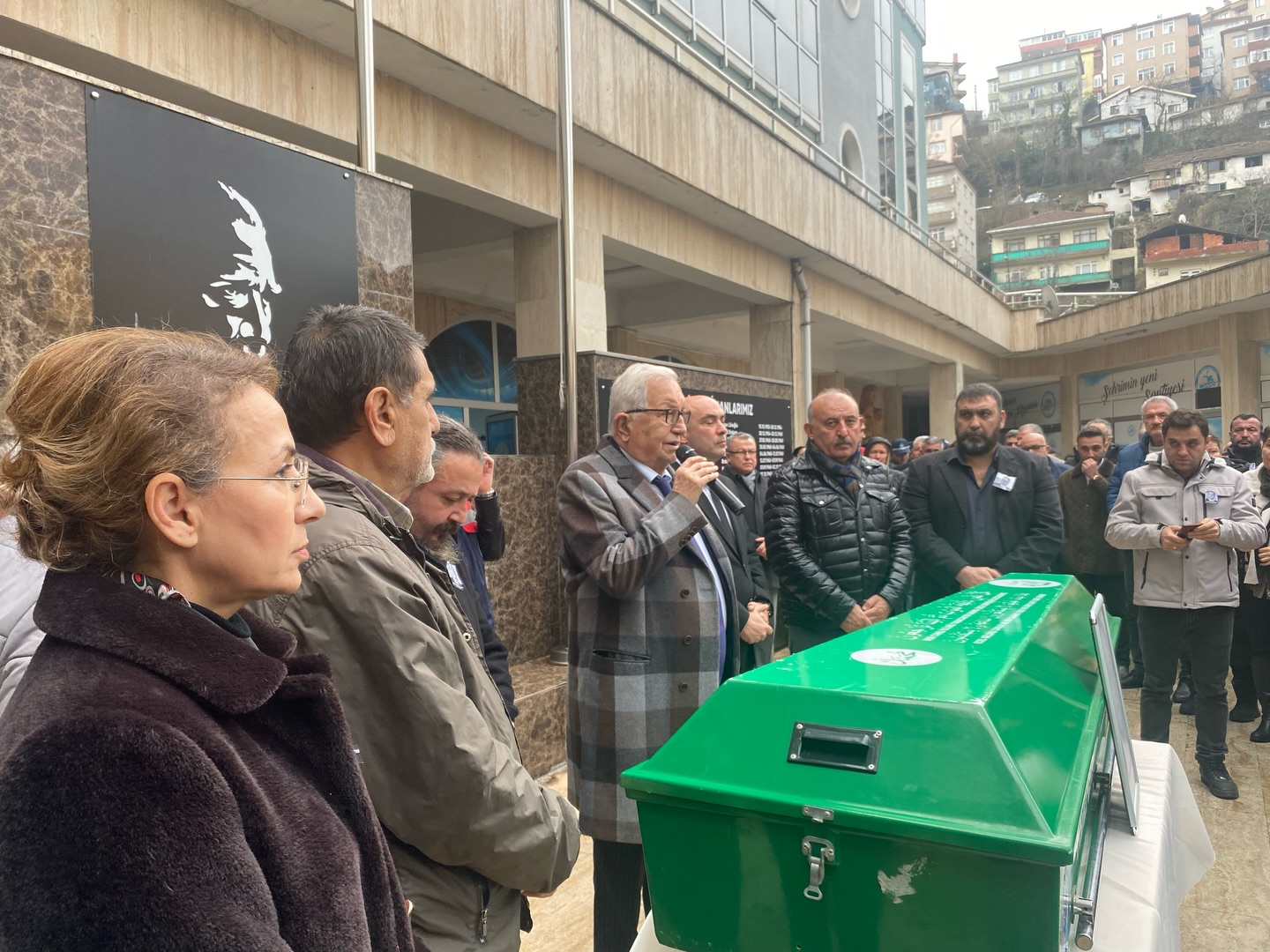 612075821 18077719691462631 2774368542819753477 N