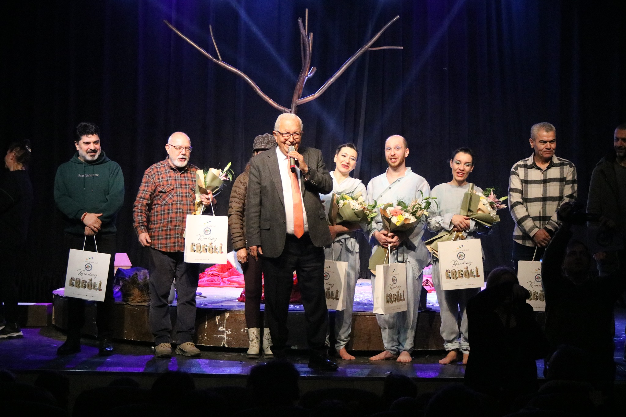 615863288 3791349807662129 7218937766903738889 N