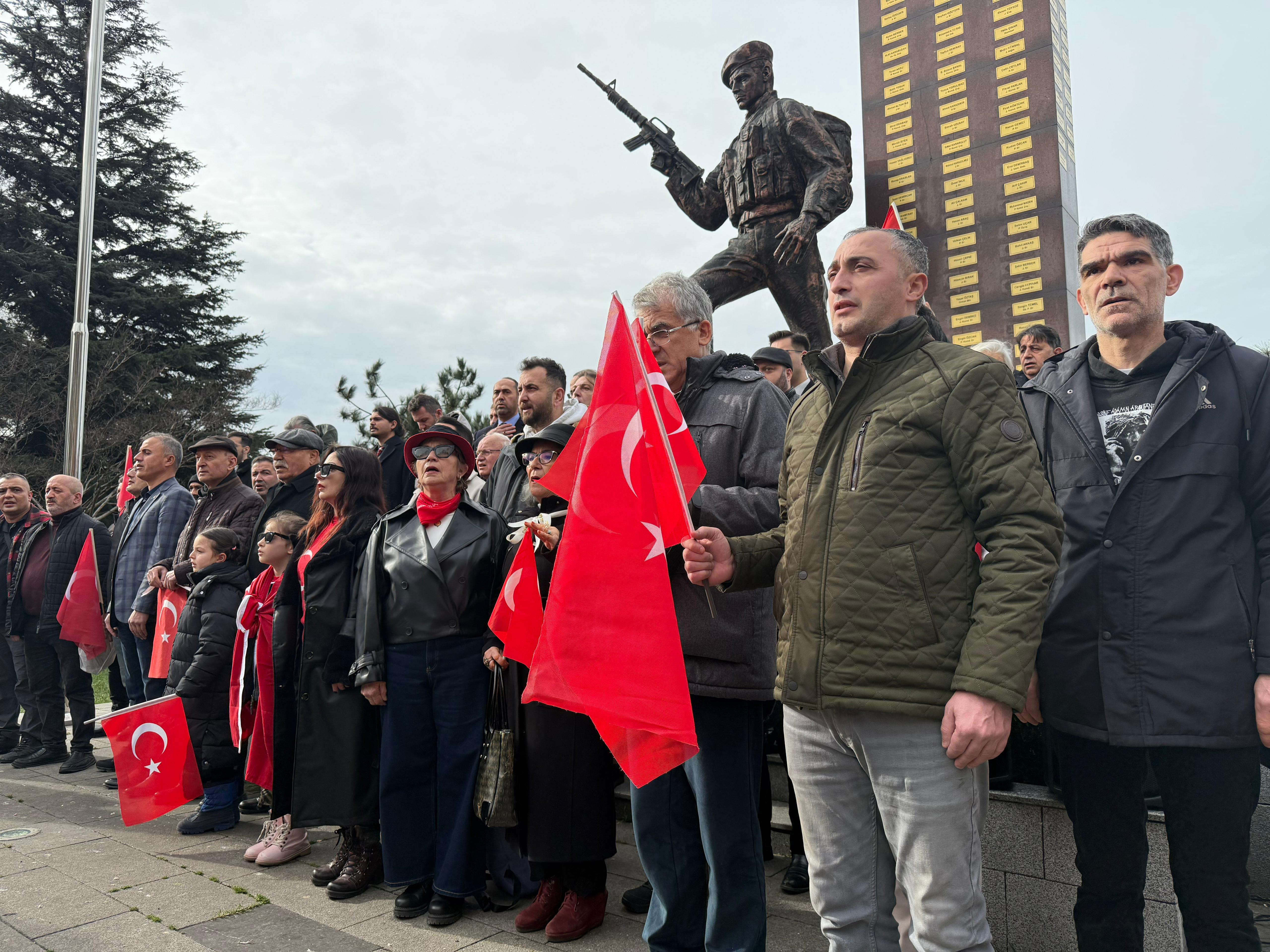 Zonguldak'ta 'Bayrak Namustur' Yürüyüşü Düzenlendi