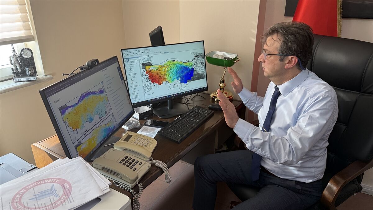 Akademisyenler, Anadolu'nun Doğusu Ile Batısı Arasında Farklı Yönlerde Yer Hareketi Olduğunu Belirledi