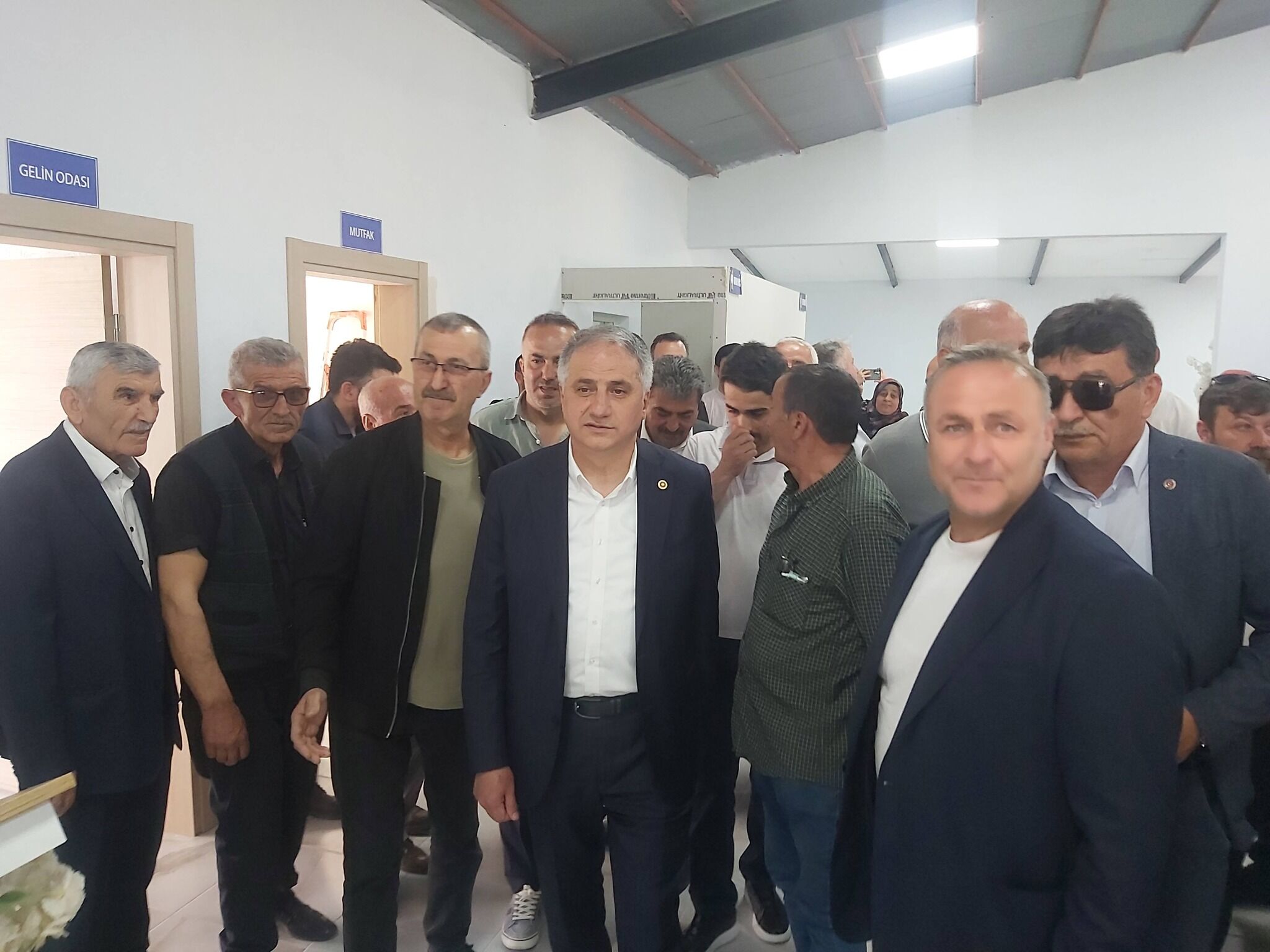 E M İ R A L İ6