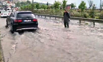 KÖPRÜ SULAR ALTINDA KALDI