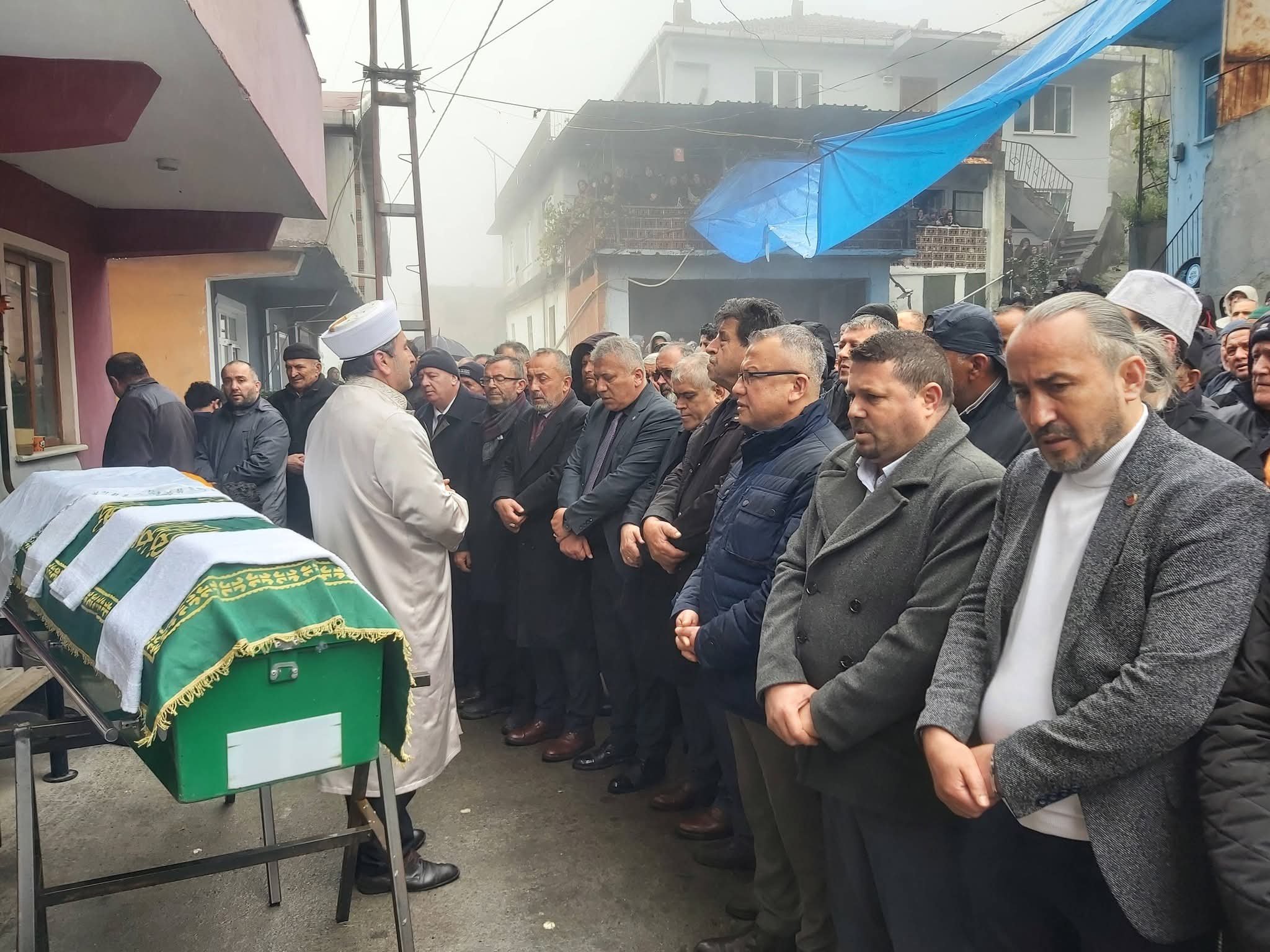 MUHTARIN ANNESİ SON YOLCULUĞUNA UĞURLANDI